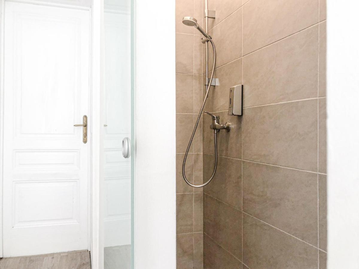 Commodious 2Br Apt. Near Akh-Perfect For Groups Wien Exteriör bild