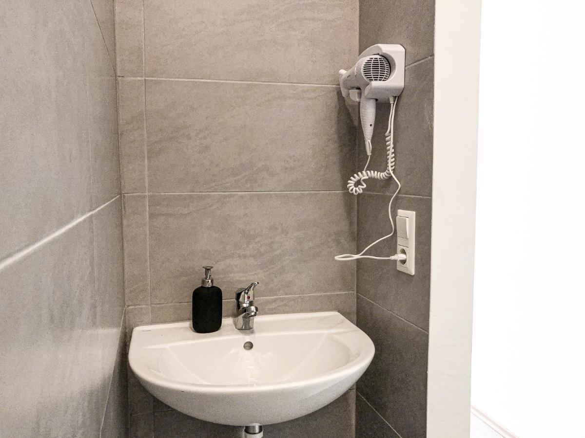 Commodious 2Br Apt. Near Akh-Perfect For Groups Wien Exteriör bild