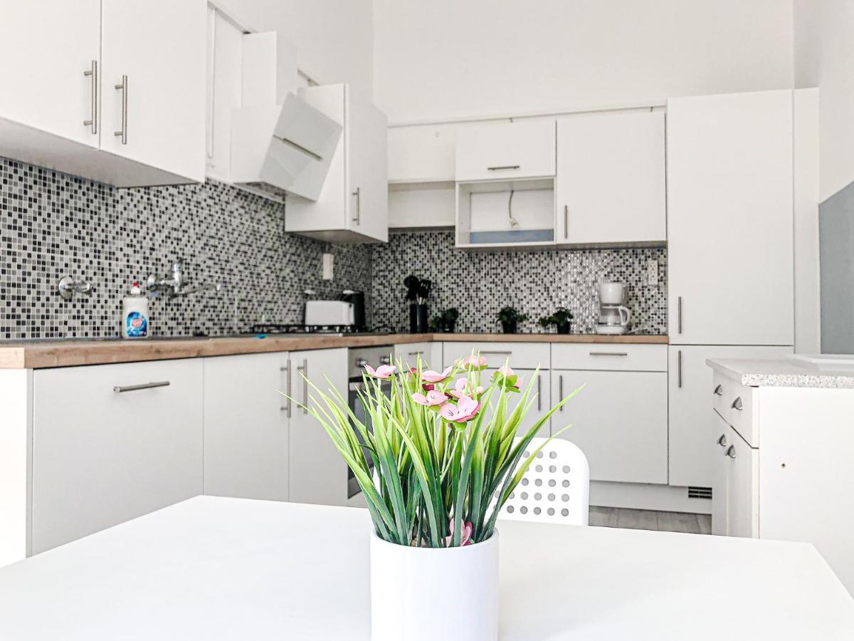Commodious 2Br Apt. Near Akh-Perfect For Groups Wien Exteriör bild